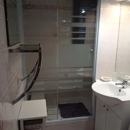 Appartamento Rez De Jardin Pinède Proximité Quartier Naturiste