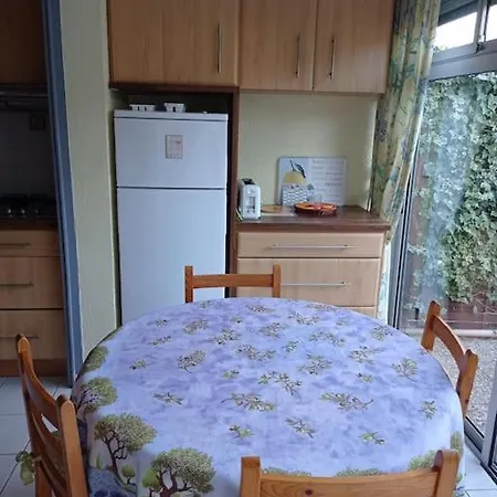 Rez De Jardin Pinède Proximité Quartier Naturiste Appartamento