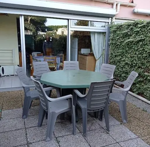 Rez De Jardin Pinède Proximité Quartier Naturiste *