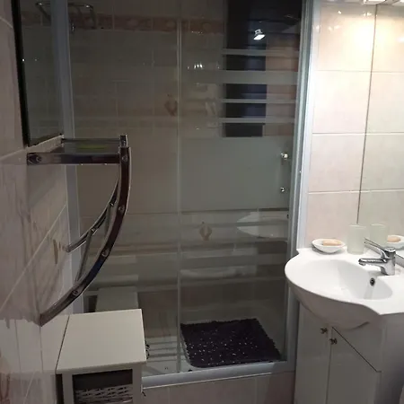 Rez De Jardin Pinede Proximite Quartier Naturiste Agde